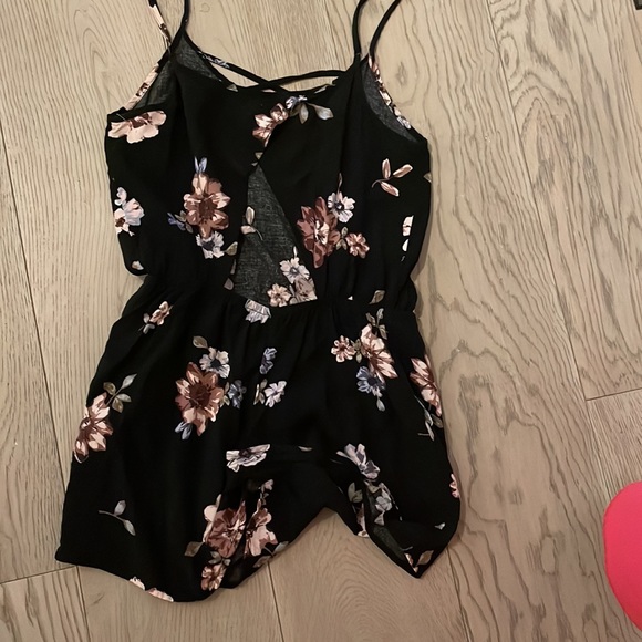 Floral Romper - Picture 2 of 2